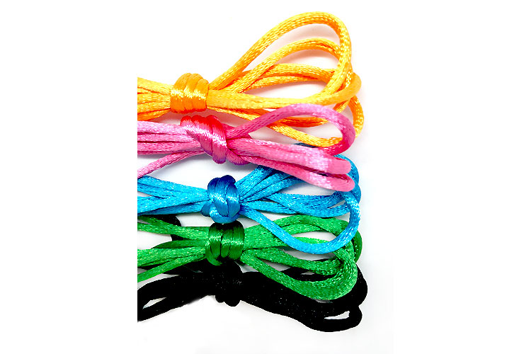 Cordons en satin couleurs vives - 5 cordons de 1 m