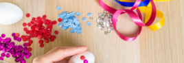 Sequins à piquer sur des œufs - Activités de Pâques - 10doigts.fr
