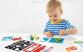 Pochoirs : l'outil idéal pour s'initier à la peinture - Pinceaux et accessoires - 10doigts.fr