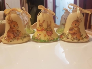 Cloches de pâques - Vernis collage papiers, serviettes - 10doigts.fr