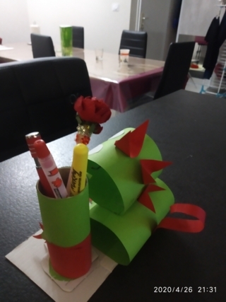 Porte crayon dino - Créations d'enfant - 10doigts.fr