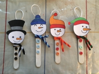 bonhomme de neige à suspendre - Créations d'enfant - 10doigts.fr
