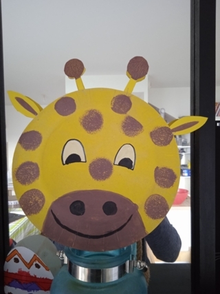 Girafe crée avec une assiette en carton - Peinture - 10doigts.fr