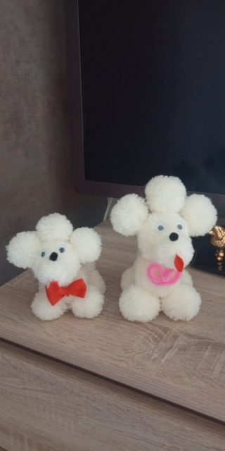 CANICHES BLANCS POMPON - Divers - 10doigts.fr