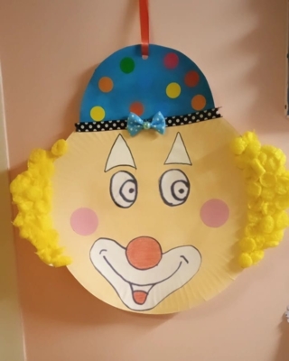 Création du tête de clown avec une assiette en carton - Divers - 10doigts.fr