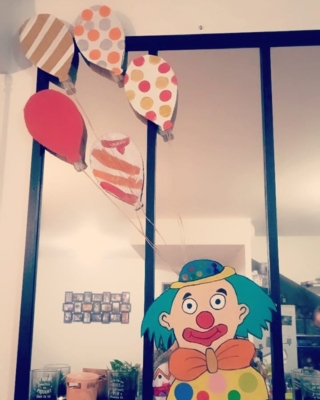 Création d'un clown en carton pour décoré la maison - Divers - 10doigts.fr