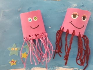 Méduses dans l'océan - 10doigts.fr