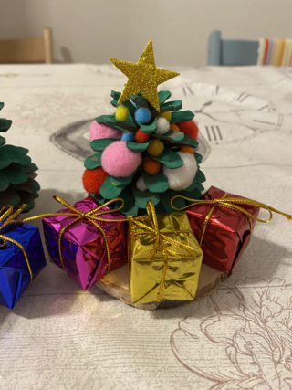 Sapin de noël pomme de pin - 10doigts.fr