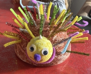 Hérisson multicolore - 10doigts.fr