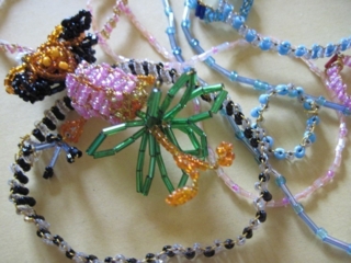 parures de bijoux pour mes petites jumelles - Perles, bracelets, colliers - 10doigts.fr