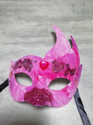 Masque de carnaval rose - 10doigts.fr