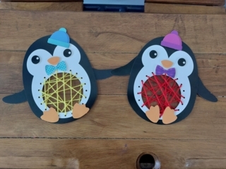 Pingouins à tisser - 10doigts.fr