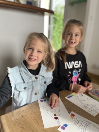 Atelier Aquarelle et gommettes - 10doigts.fr