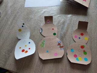 Bonhommes de neige. - 10doigts.fr