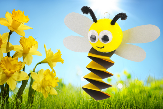 Maëlle la petite abeille en papier - Tutos Animaux - 10doigts.fr