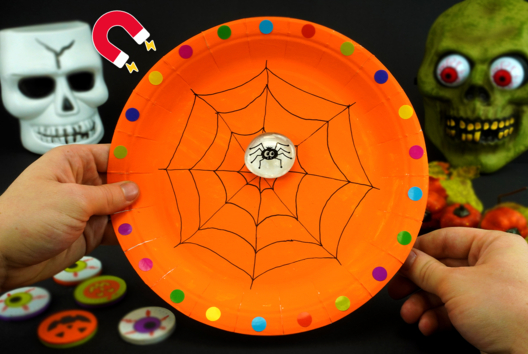 Araignée se baladant sur sa toile - Tutos Halloween - 10doigts.fr