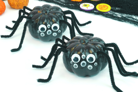 Araignée avec une citrouille en polystyrène - Tutos Halloween - 10doigts.fr