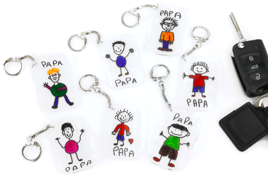 Porte-clés en plastique fou avec un dessin de papa - Tutos Fête des Pères – 10doigts.fr - 2