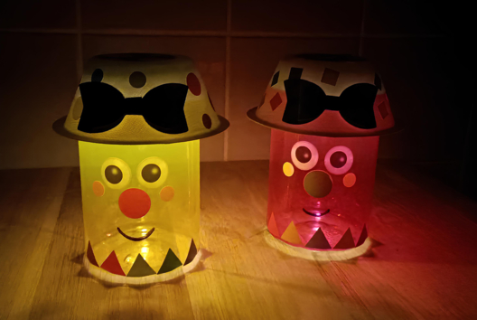 clown lumineux DIY enfants carnaval - Activités manuelles Carnaval, Mardi gras - 10doigts.fr - 2