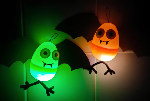 Chauve-souris lumineuse - Activités manuelles Halloween – 10doigts.fr - 2