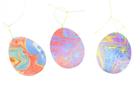 peinture marbré oeuf de pâques activité enfant - Activités manuelles DIY Pâques - 10doigts.fr - 2