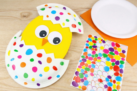 poussin DIY assiette en carton pâques - Activités manuelles DIY Pâques - 10doigts.fr