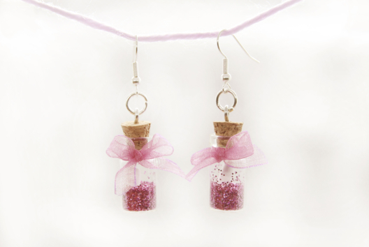 Boucles d'oreilles bouteilles violettes - Tutos Fête des Mères – 10doigts.fr - 2