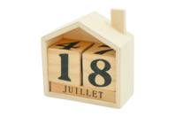 Calendrier perpétuel maison en bois - Objets bois pour le bureau - 10doigts.fr