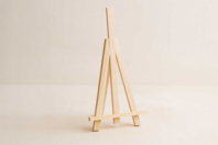 Chevalet en bois (23.5 x 15.5 cm) - Chevalets pour enfants et supports d’exposition - 10doigts.fr
