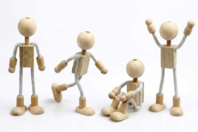 Figurines flexibles à décorer - 4 personnages - Jeux et Jouets en bois - 10doigts.fr
