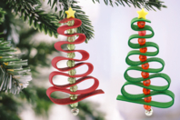 Kit suspensions sapins de Noël à fabriquer - 12 pièces - Suspensions et boules de Noël - 10doigts.fr