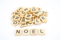 Lettres de scrabble mot "NOËL" - 24 lettres - Objets en bois Noël - 10doigts.fr