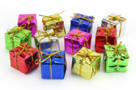 Mini cadeaux décoratifs - Set de 12 - Motifs de Noel à coller - 10doigts.fr
