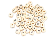 Perles alphabet en bois - 100 perles - Bijoux messages - 10doigts.fr
