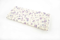 Coupon de tissu imprimé fleurs violettes - 43 x 53 cm - Coupons de tissus - 10doigts.fr