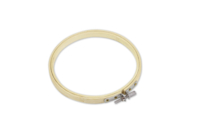 Cercle à broder en bois Ø 11 cm - Outils de mercerie - 10doigts.fr