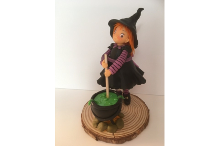 sorcière en porcelaine froide - Modelage - 10doigts.fr