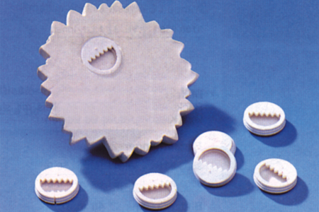 Set de 5 supports muraux en plastique à encastrer - 10doigts.fr