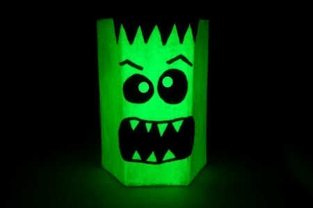 Pot à crayons phosphorescent - Tutos Halloween – 10doigts.fr