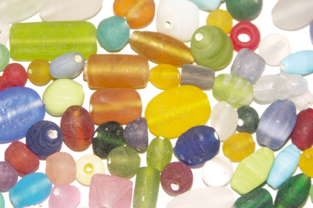 Perles artisanales indiennes en verre Givrées - 10doigts.fr