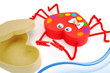 Crabe avec une boîte en papier mâché - Tutos Eté – 10doigts.fr