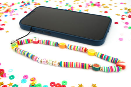 Bijou de téléphone avec des perles (dragonne) - Tutos créations de Bijoux – 10doigts.fr