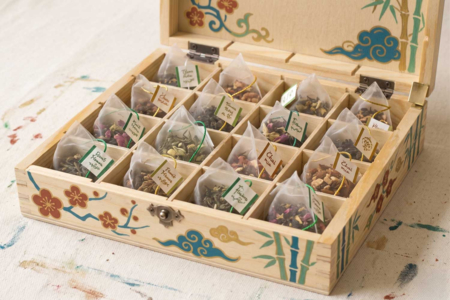 Boîte en bois à 16 casiers thé - Boîtes en bois – 10doigts.fr