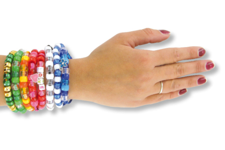 Bracelets cordon satin + perles plastiques - Tutos Fête des Mères – 10doigts.fr