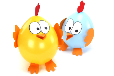 Poules géantes avec des ballons - Tutos Pâques – 10doigts.fr
