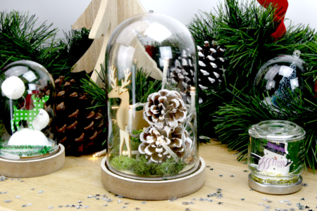Cloche transparente avec socle en bois - 18 cm - Objets en bois Noël – 10doigts.fr