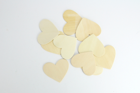 Coeur en bois naturel - 10 pièces - Déco en bois brut – 10doigts.fr