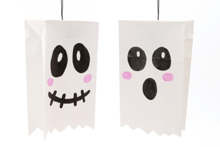 fantômes en papier halloween DIY - Activités manuelles Halloween – 10doigts.fr