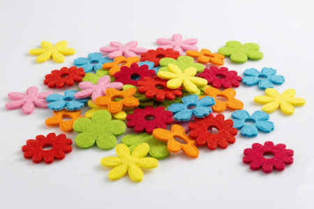 Fleurs en feutrine rembourrée  - Fleurs et feuilles décoratives – 10doigts.fr