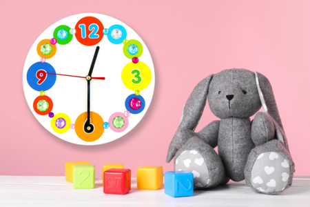 Horloge ronde à décorer avec gommettes et strass - Maternelle – 10doigts.fr